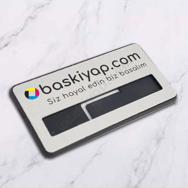 Metal Pencereli Gümüş Yaka İsimliği My21