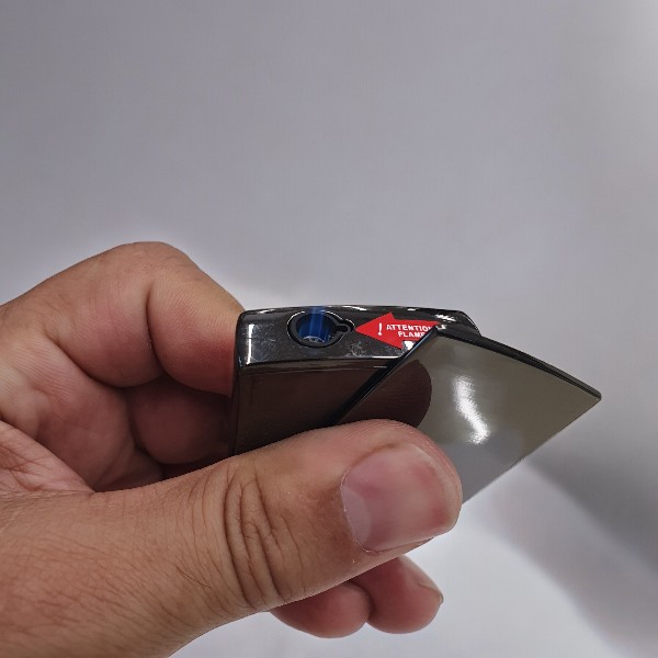 Kişiye Özel Parlak Siyah Yana Açılan Pürmüz Alevli Gazlı Çakmak - Görsel 2