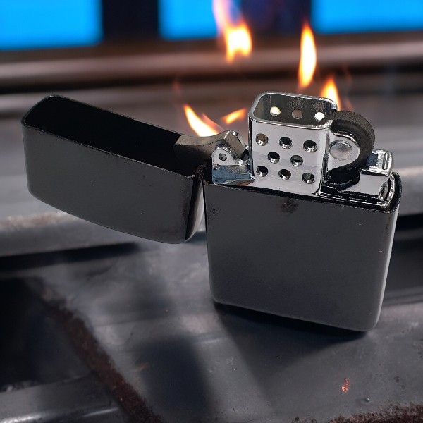 Kişiye Özel Hunter Parlak Siyah Metal Çakmak - Gazlı