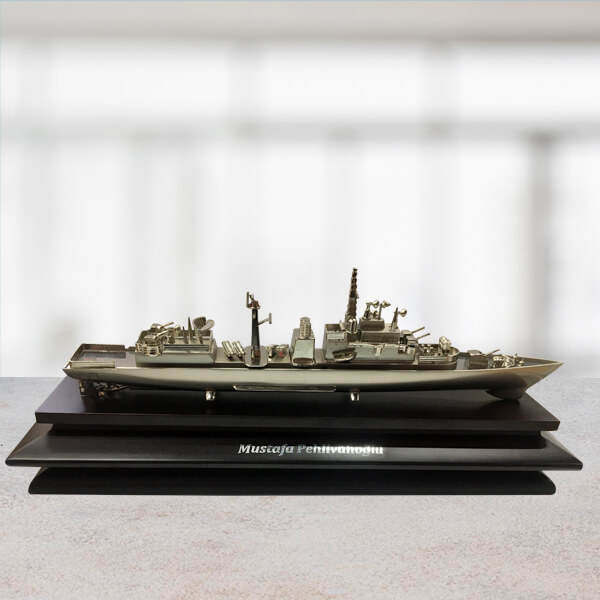 Ahşap Altlıklı Metal Gemi