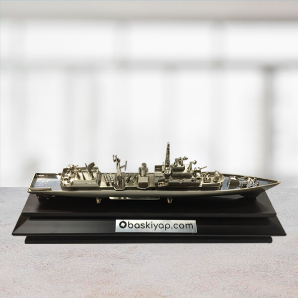 Ahşap Altlıklı Metal Gemi
