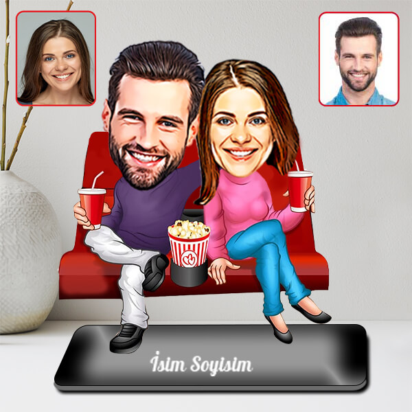 Kişiye Özel Film İzleyen Çift Karikatürlü Biblo