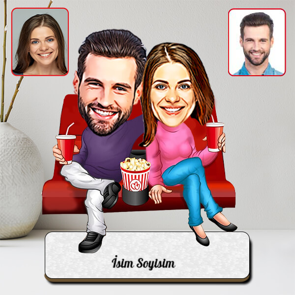 Kişiye Özel Film İzleyen Çift Karikatürlü Biblo