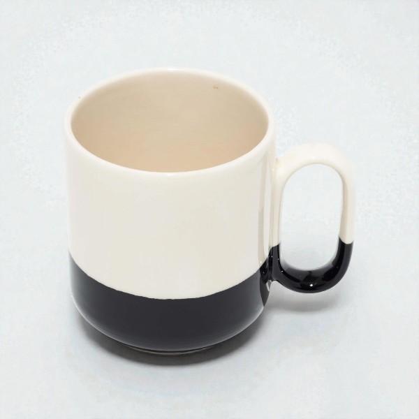 Modern Dip Siyah Kupa görsel