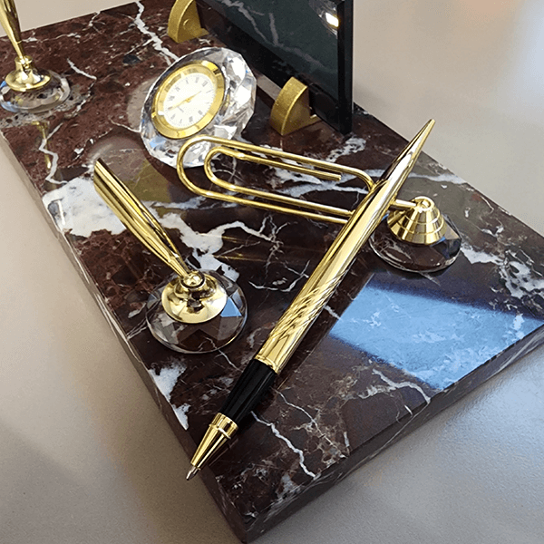 Mermer Masa İsimliği