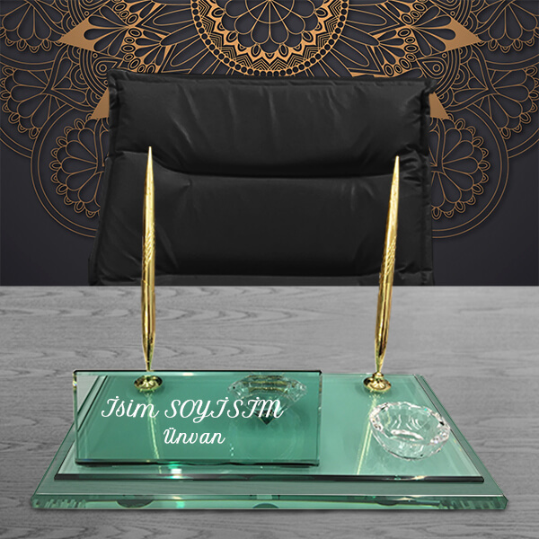 Yeşil Kristal Altın Kalemli Masa İsimliği