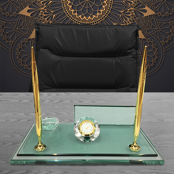 Yeşil Kristal Altın Kalemli Masa İsimliği