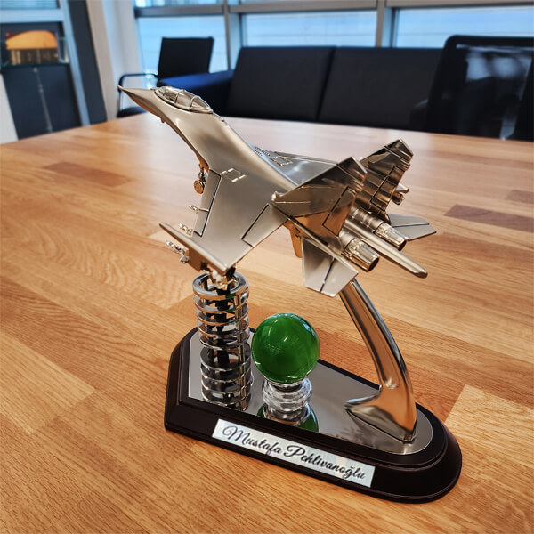 Kişiye Özel Ahşap Altlıklı Metal Uçak Maketi