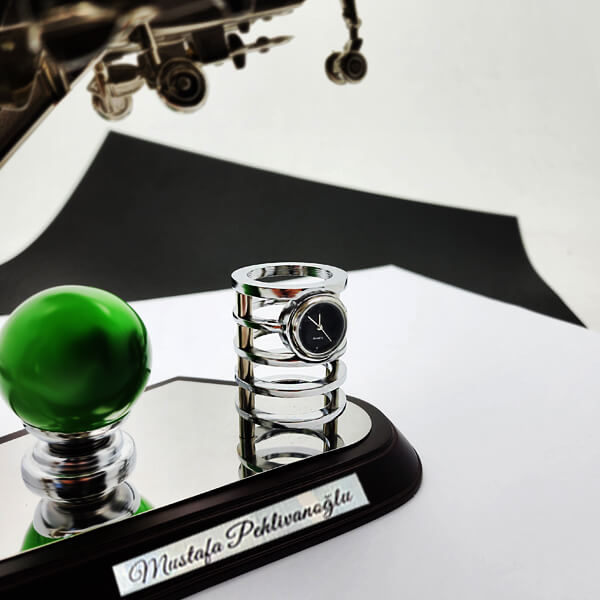 Kişiye Özel Ahşap Altlıklı Metal Uçak Maketi