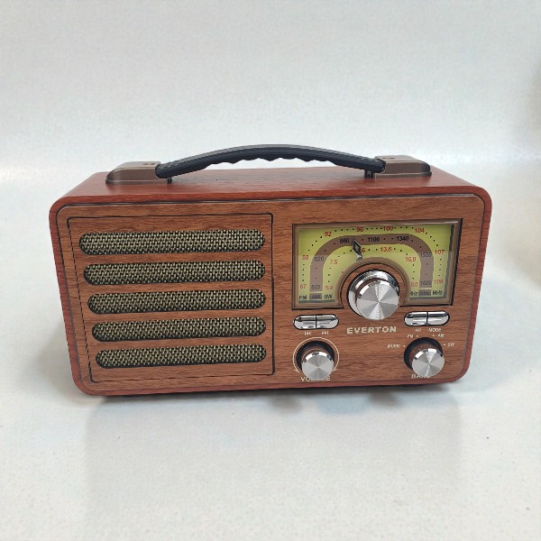 Everton Rt-755 Şarjlı Nostaljik Radyo – Fm/Am/Sw, Bluetooth, Usb, Tf Kart Destekli görsel