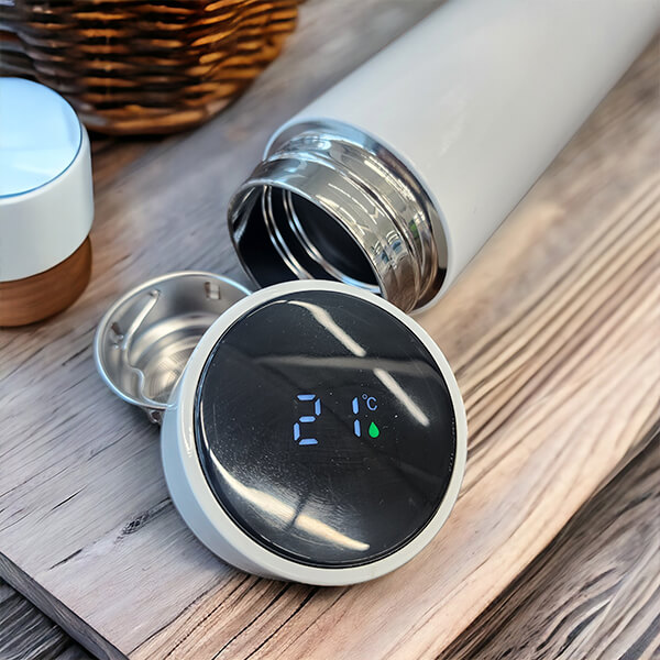 Kişiye Özel Dijital Göstergeli Süzgeçli Beyaz Termos 450Ml