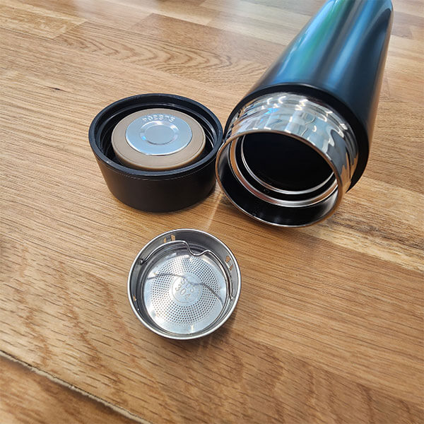 Kişiye Özel Dijital Göstergeli Süzgeçli Siyah Termos