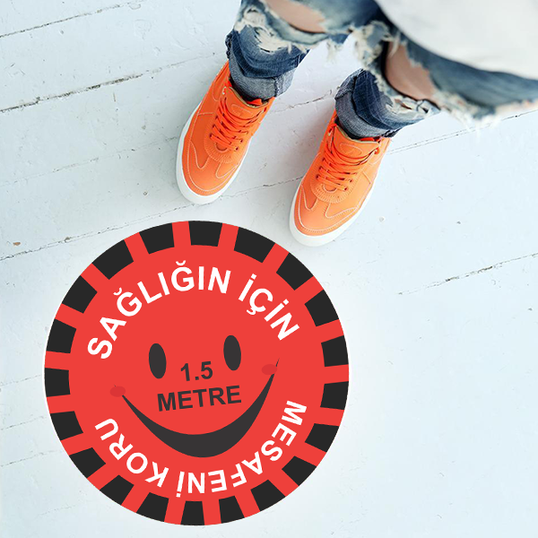 Gülen Surat Kırmızı Sosyal Mesafe - Görsel 2