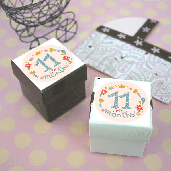 11 Ay Tasarım Etiket online tasarla