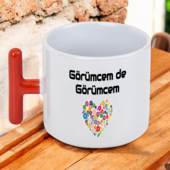 Görümcem De Görümcem Baskılı – Kişiye Özel Baskılı Kırmızı Kulplu T Latte Fincanı tasarımı