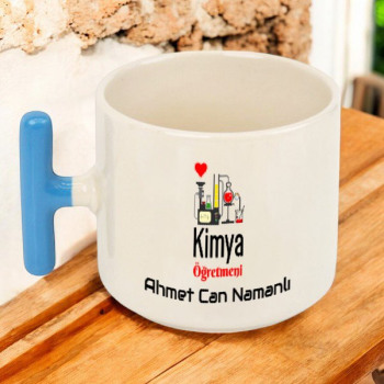 Kimya Öğretmeni Mavi T Fincan – Kişiye Özel Baskılı Mavi Kulplu T Latte Fincanı tasarımı