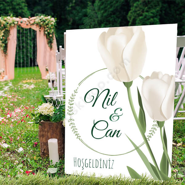 Beyaz Çiçekli Ayaklı Pano online tasarla