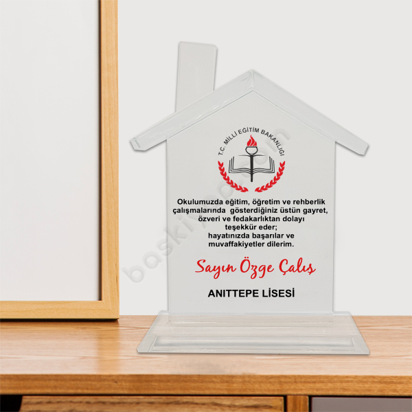 Ev Şekilli Öğretmen Kristal Plaket online tasarla