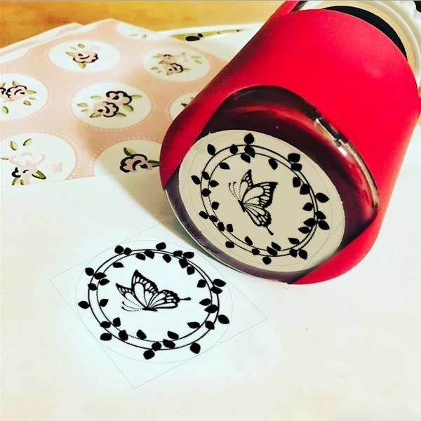 Kelebekli Kalpli Kaşe online tasarla