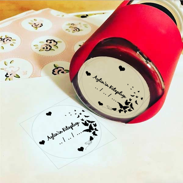 Kelebekli Kalpli Kaşe online tasarla