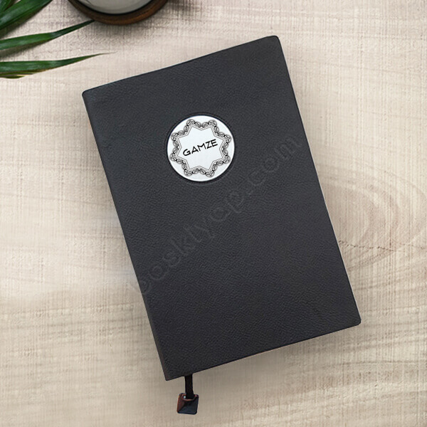 Kişiye Özel İsimli Madalyon Plakalı Defter online tasarla