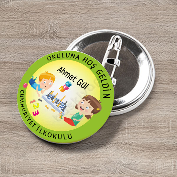 Okula Hoşgeldin Erkek Ögrenci Rozeti 3 online tasarla