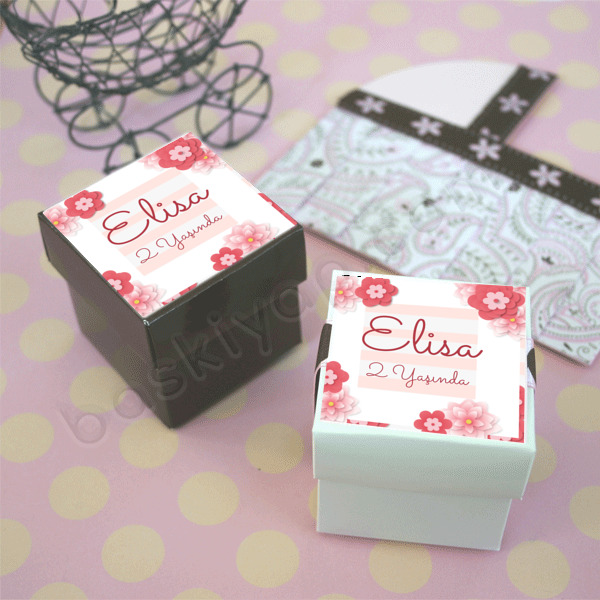 Pembe Çizgi Çiçekli online tasarla