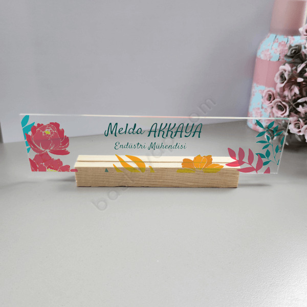 Renkli Çiçekli Akrilik Masa İsimliği online tasarla