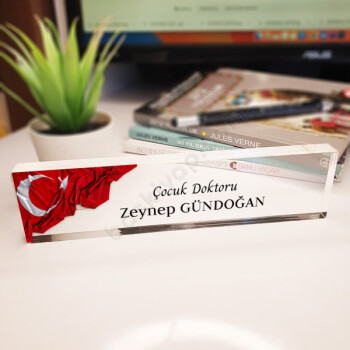 Bayraklı Kişiye Özel Akrilik Masa Üstü İsimlik online tasarla