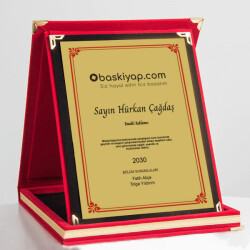 Kadife Kutulu Emekli Plaket Örneği online tasarla