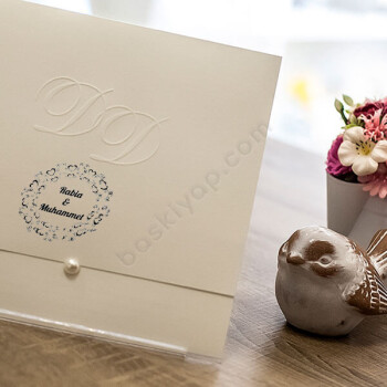 Kişiye Özel Kalpli Yuvarlak Davetiye Kaşesi online tasarla