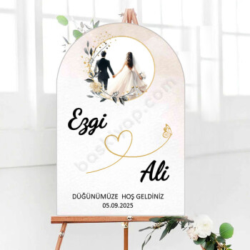 Kişiye Özel Oval Kesim Düğün Karşılama Panosu online tasarla