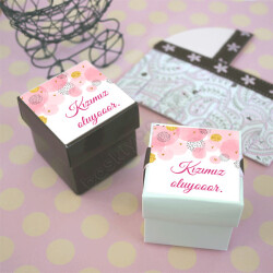 Pembe Kızımız Oluyor Etiket online tasarla