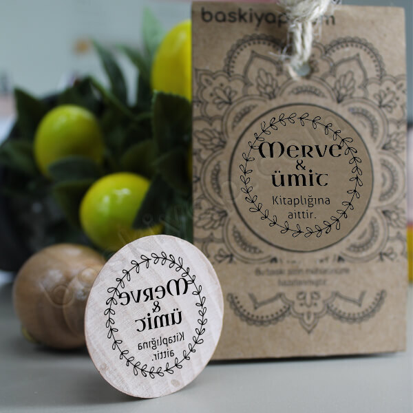 Yaprak Çerçeveli Ahşap Saplı Kütüphane Kaşesi online tasarla